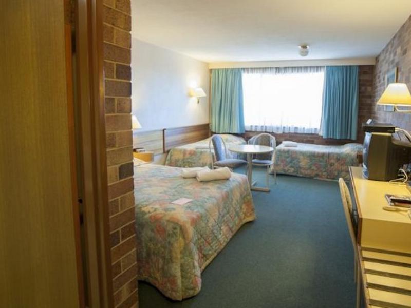 Seasons 3* Armidale